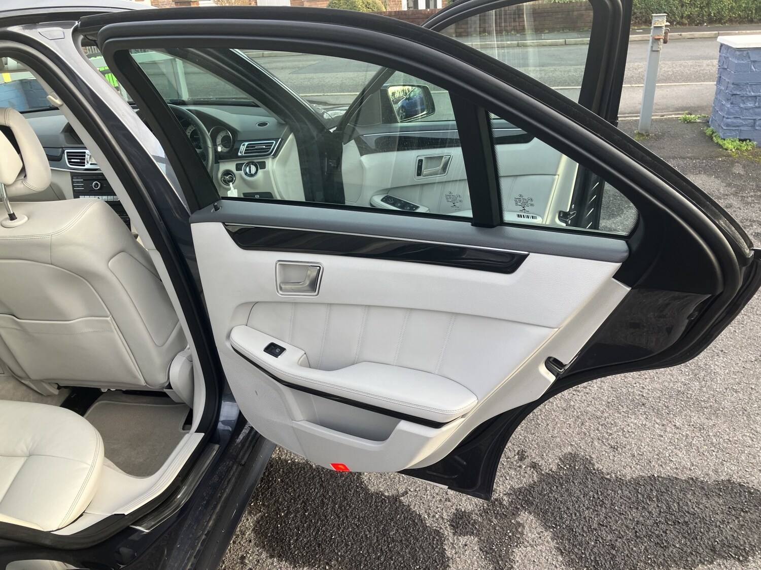 Used Mercedes-Benz E Class 2015 for sale - 77508626: Photo 18