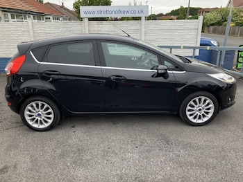 Used Ford Fiesta 2015 for sale - 79323901: Photo