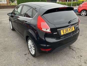 Used Ford Fiesta 2015 for sale - 79323901: Photo