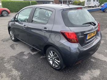 Used Toyota Yaris 2015 for sale - 78640235: Photo