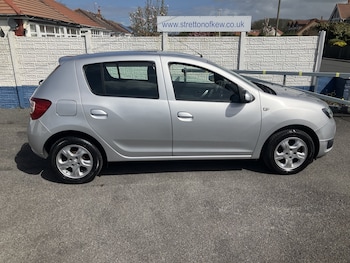 Used Dacia Sandero 2016 for sale - 78640217: Photo