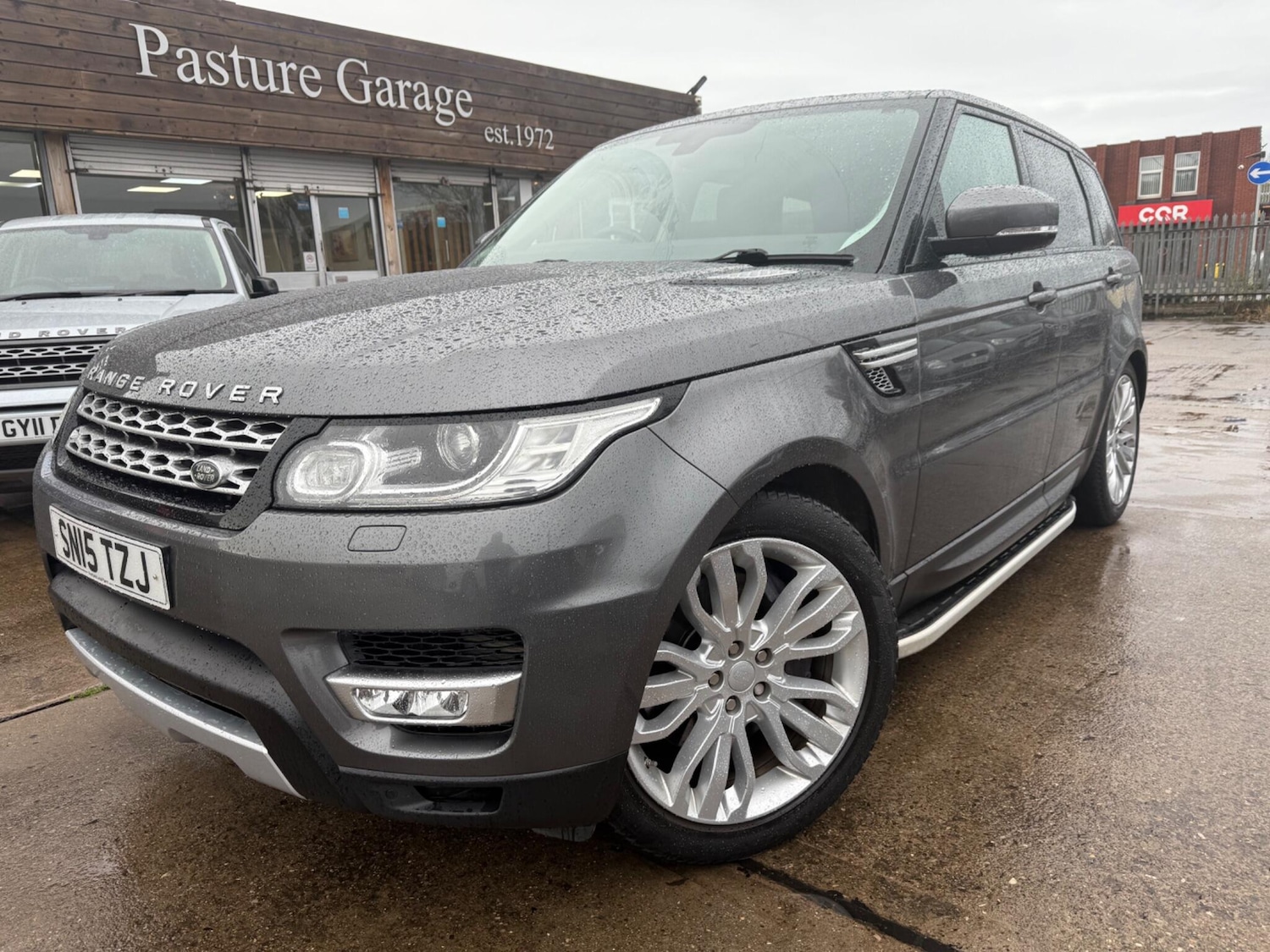 Used Land Rover Range Rover Sport 2015 for sale - 76538619: Photo 1