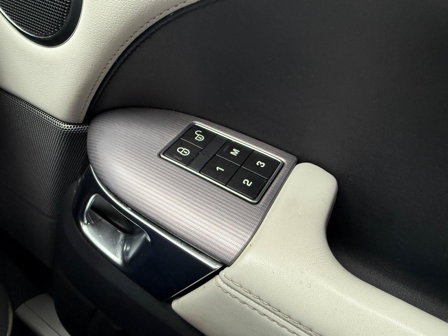 Used Land Rover Range Rover Sport 2015 for sale - 76538619: Photo 16