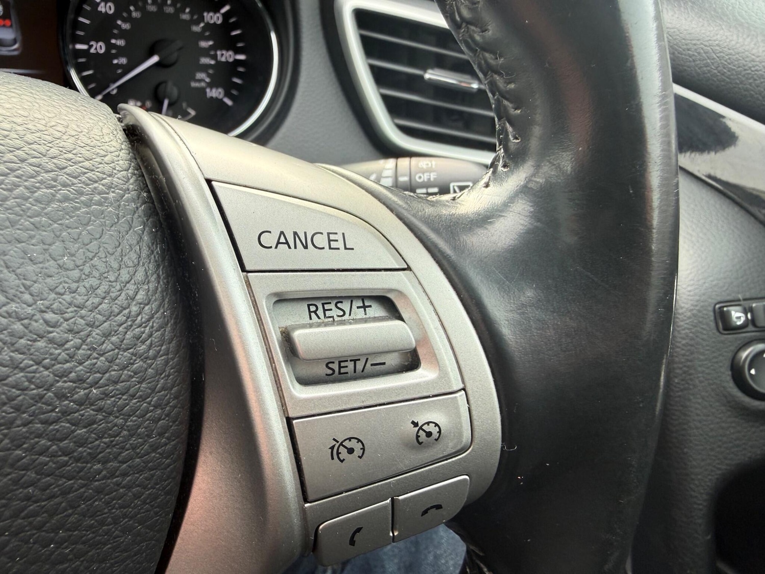 Used Nissan Qashqai 2015 for sale - 77783111: Photo 8