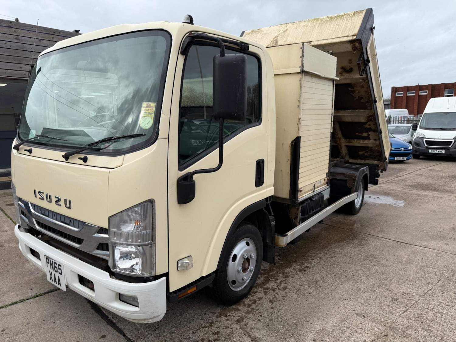 Used Isuzu Forward 2015 for sale - 76432683: Photo 1