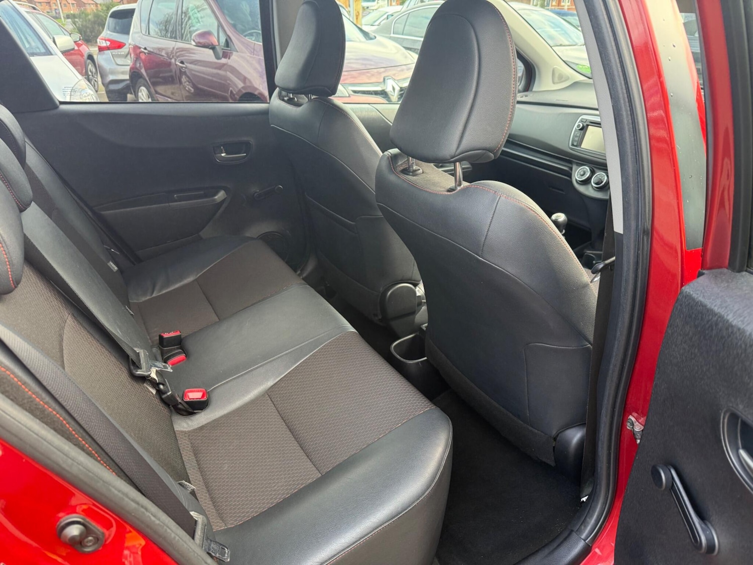 Used Toyota Yaris 2013 for sale - 76832761: Photo 12