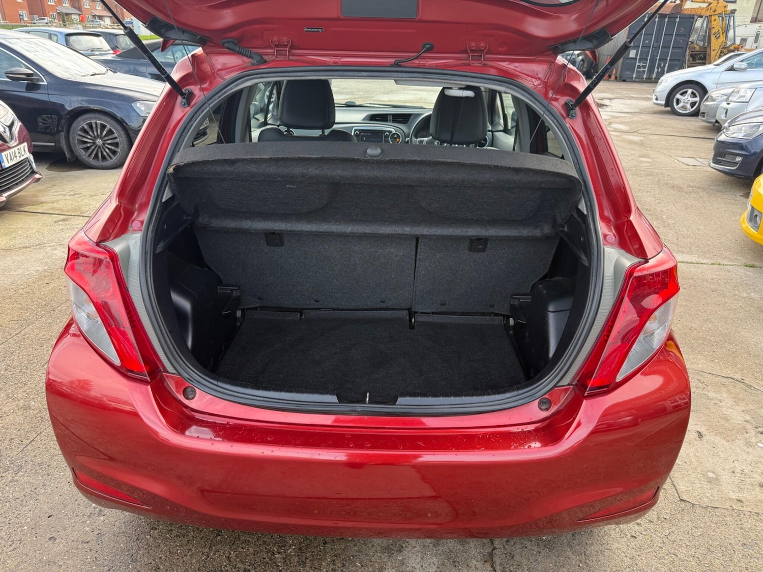 Used Toyota Yaris 2013 for sale - 76832761: Photo 13