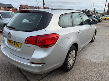 Used Vauxhall Astra 2012 for sale - 76215575: Photo