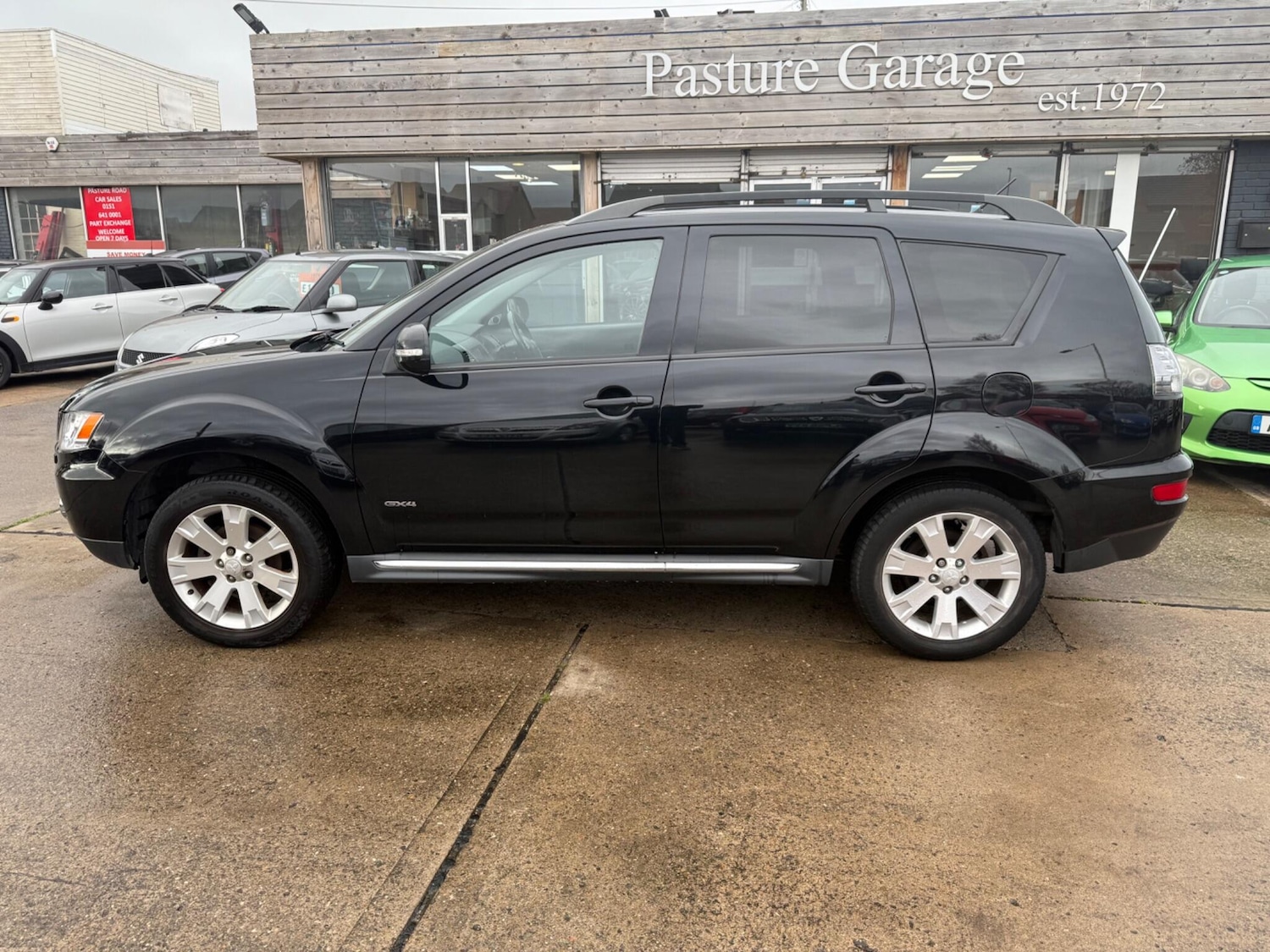 Used Mitsubishi Outlander 2011 for sale - 76457572: Photo 23