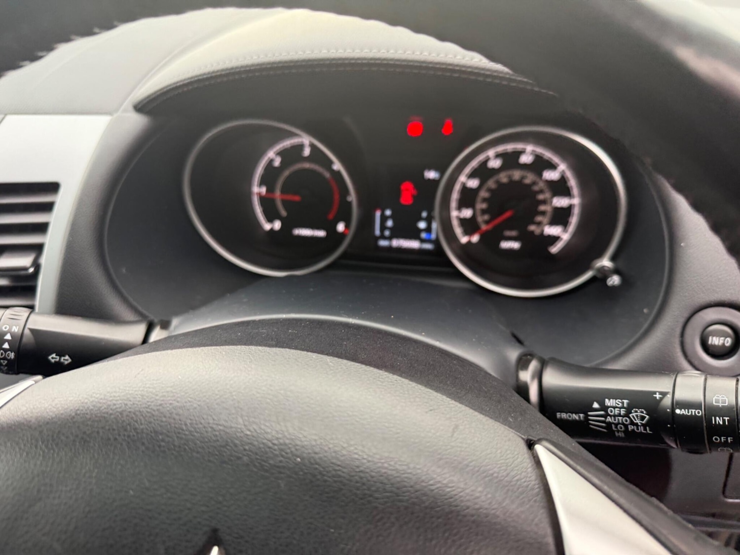 Used Mitsubishi Outlander 2011 for sale - 76457572: Photo 6