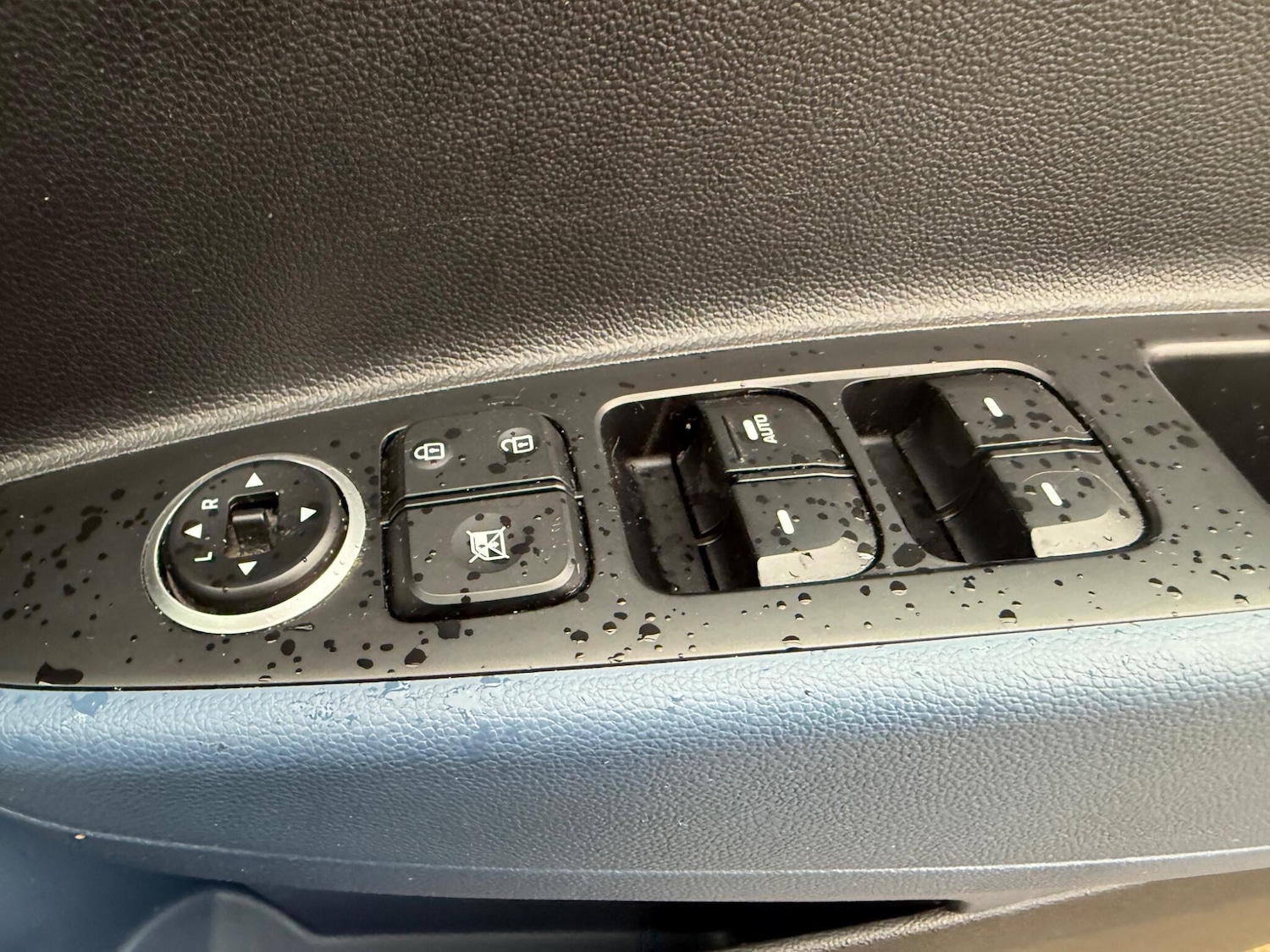 Used Hyundai i10 2015 for sale - 76336060: Photo 10