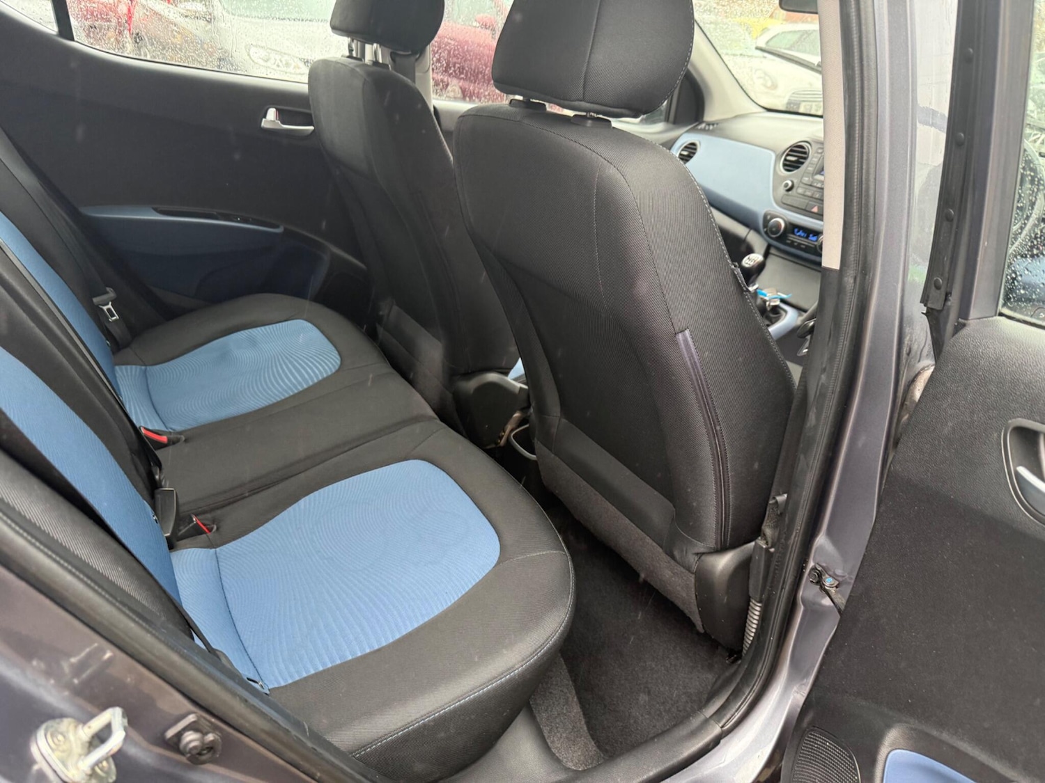 Used Hyundai i10 2015 for sale - 76336060: Photo 11