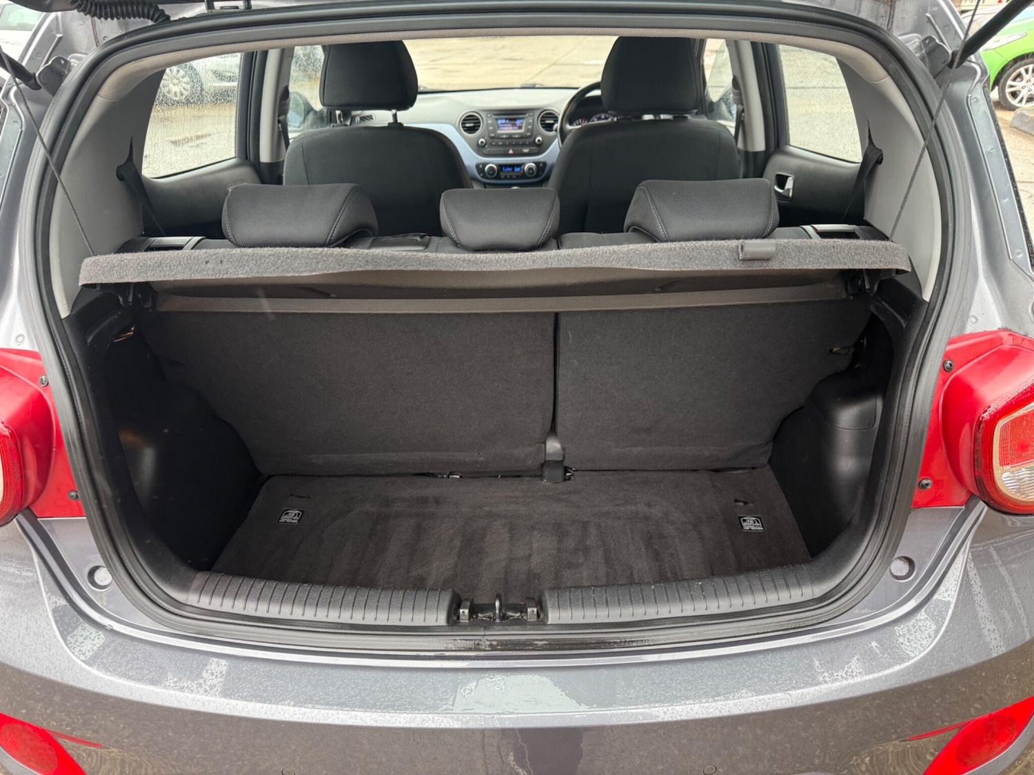 Used Hyundai i10 2015 for sale - 76336060: Photo 19