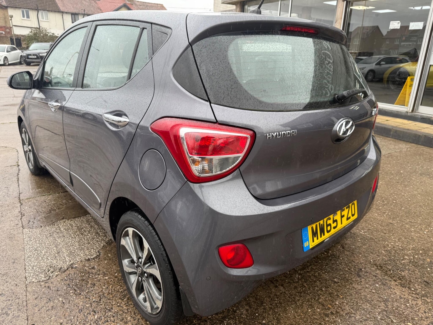 Used Hyundai i10 2015 for sale - 76336060: Photo 2