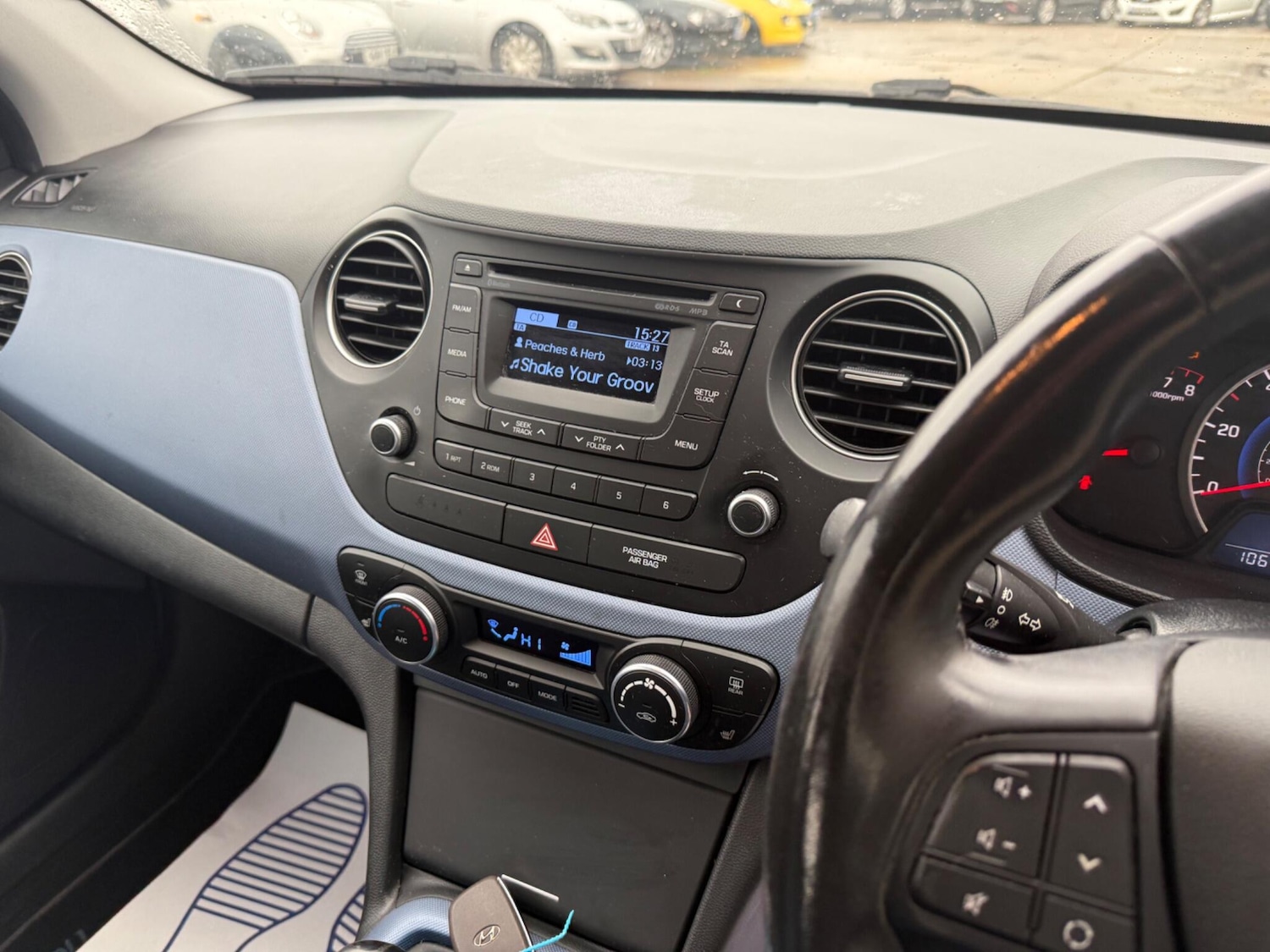 Used Hyundai i10 2015 for sale - 76336060: Photo 6