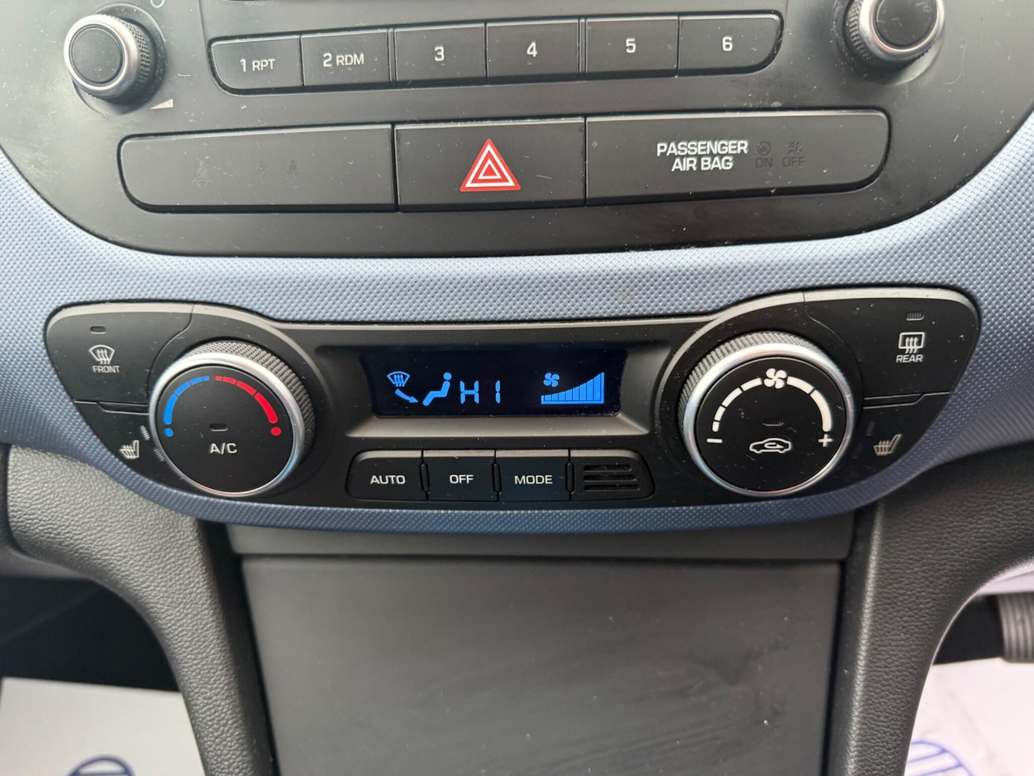 Used Hyundai i10 2015 for sale - 76336060: Photo 9