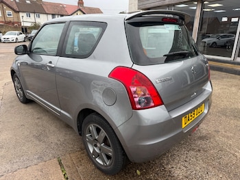 Used Suzuki Swift 2009 for sale - 76432699: Photo