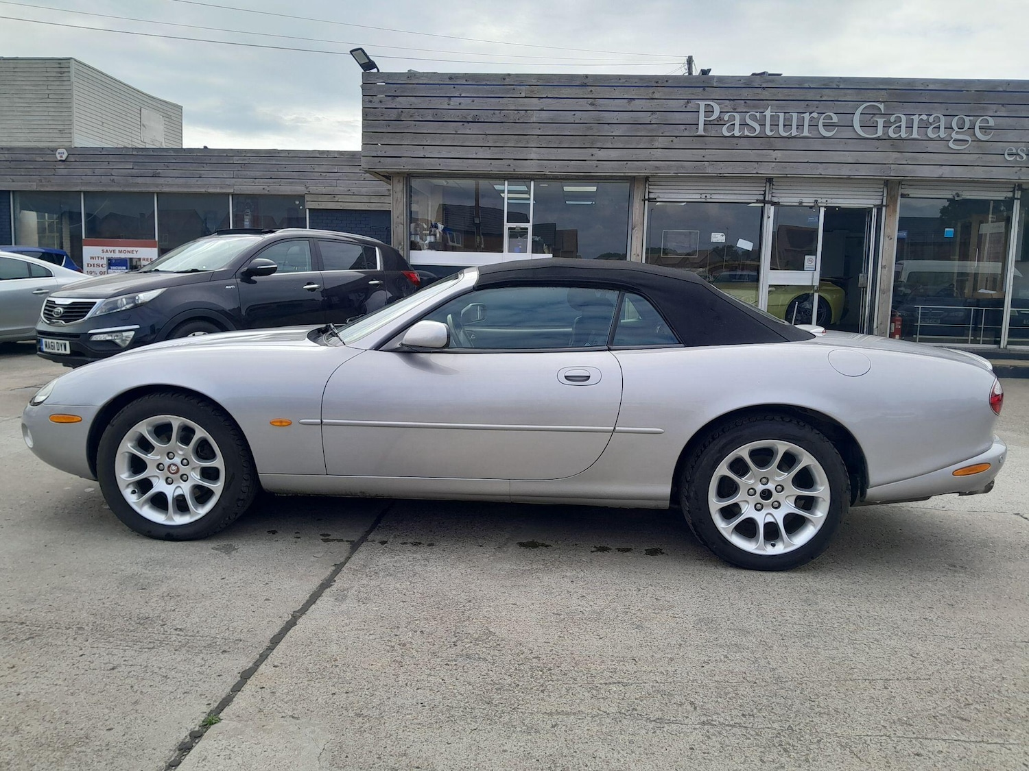 Used Jaguar XKR for sale - 76476580: Photo 12