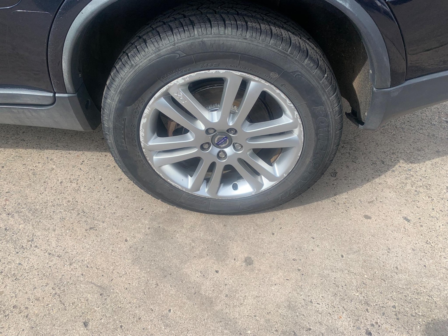 Used Volvo XC90 2010 for sale - 76992851: Photo 17