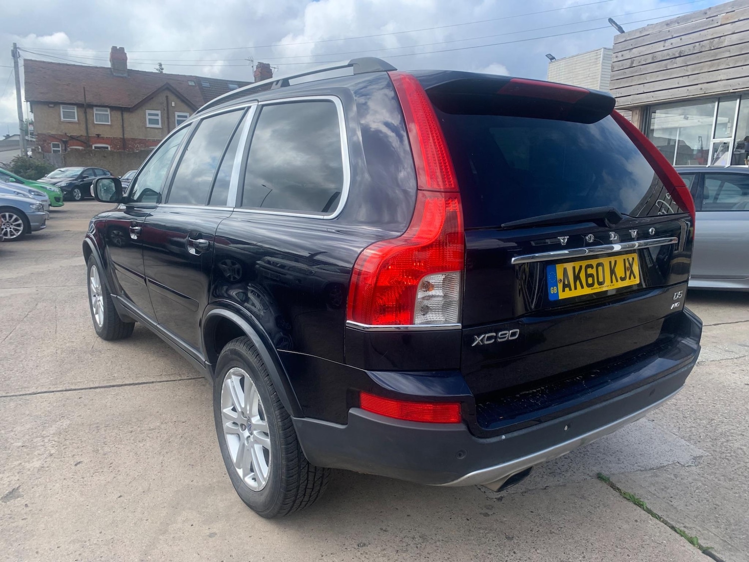 Used Volvo XC90 2010 for sale - 76992851: Photo 2