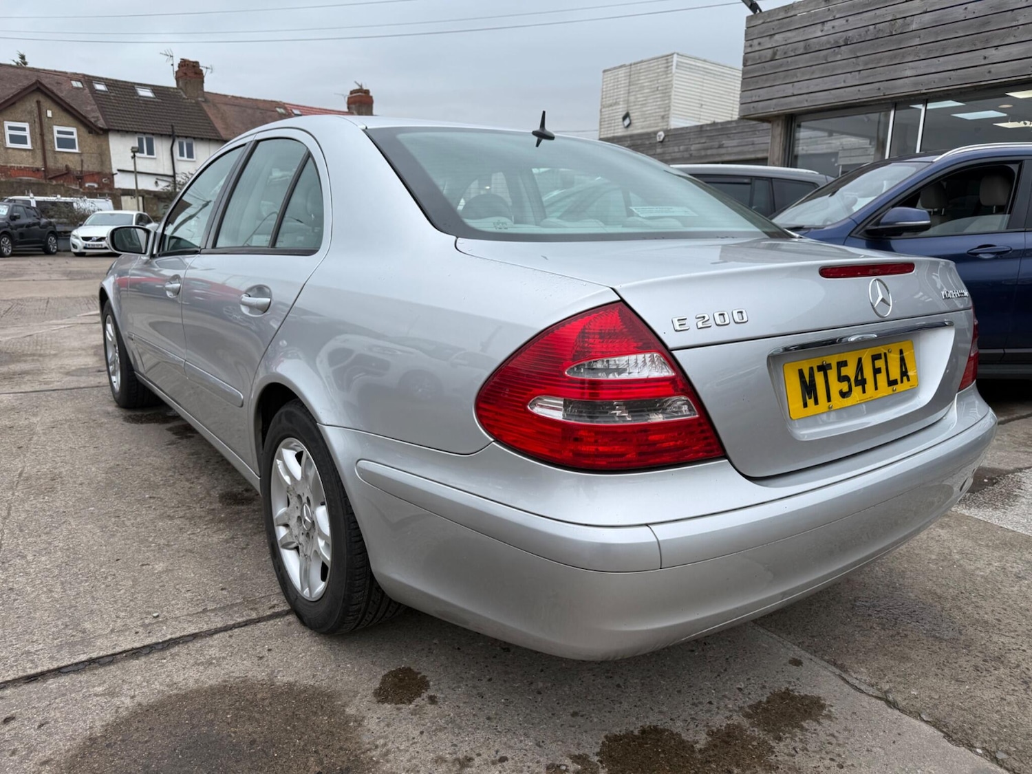 Used Mercedes-Benz E Class for sale - 77671695: Photo 2