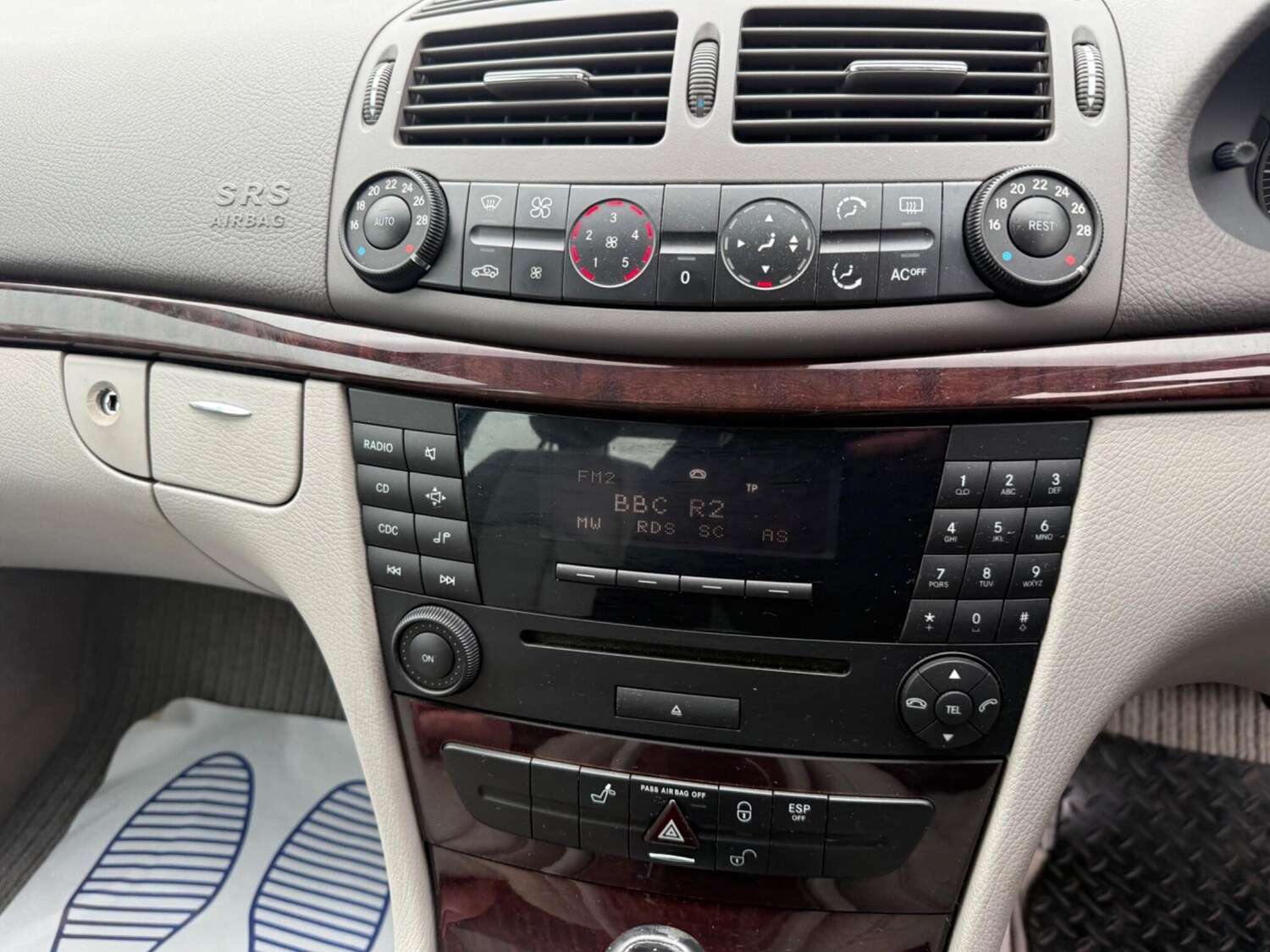 Used Mercedes-Benz E Class for sale - 77671695: Photo 6