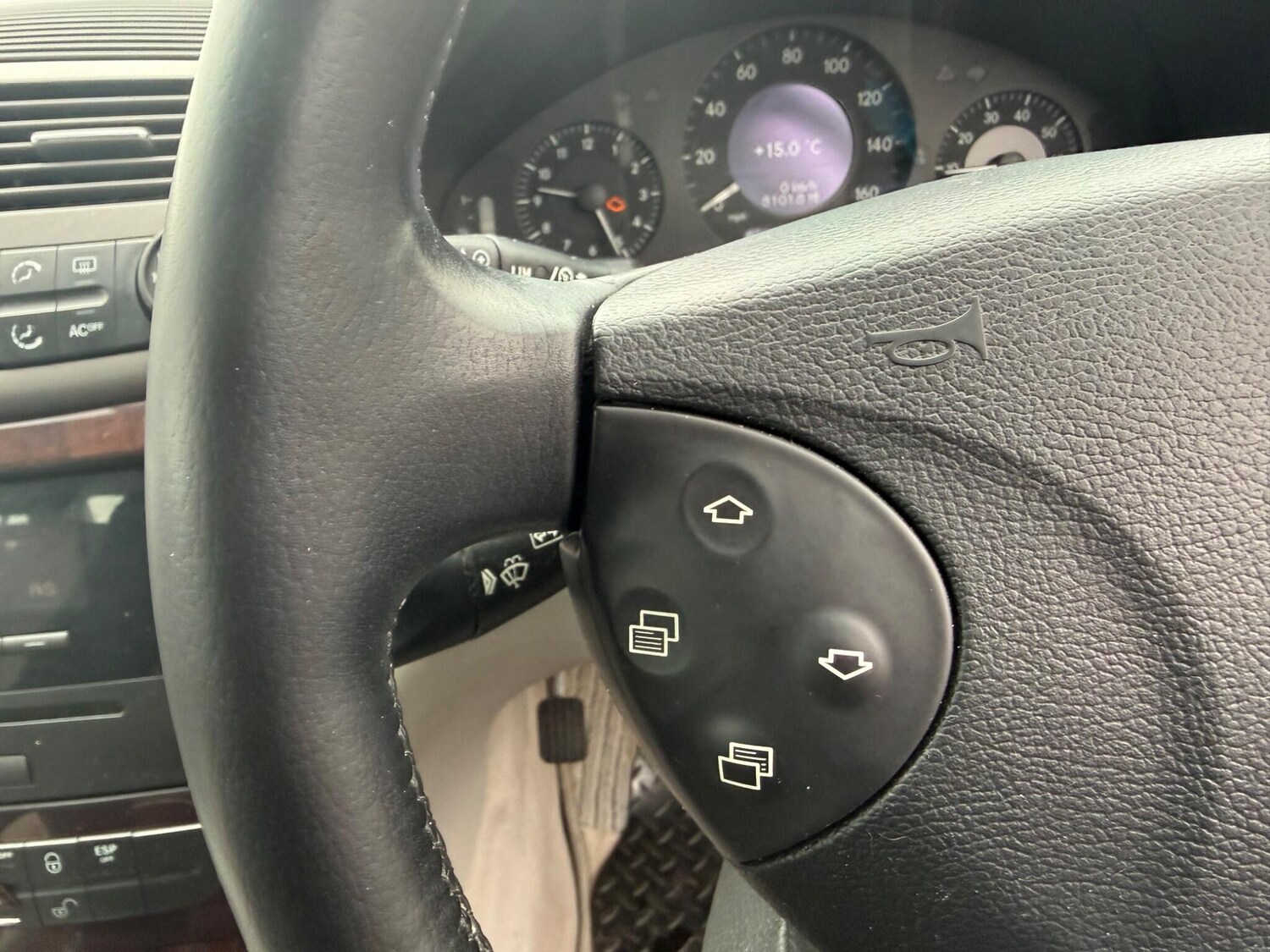 Used Mercedes-Benz E Class for sale - 77671695: Photo 8