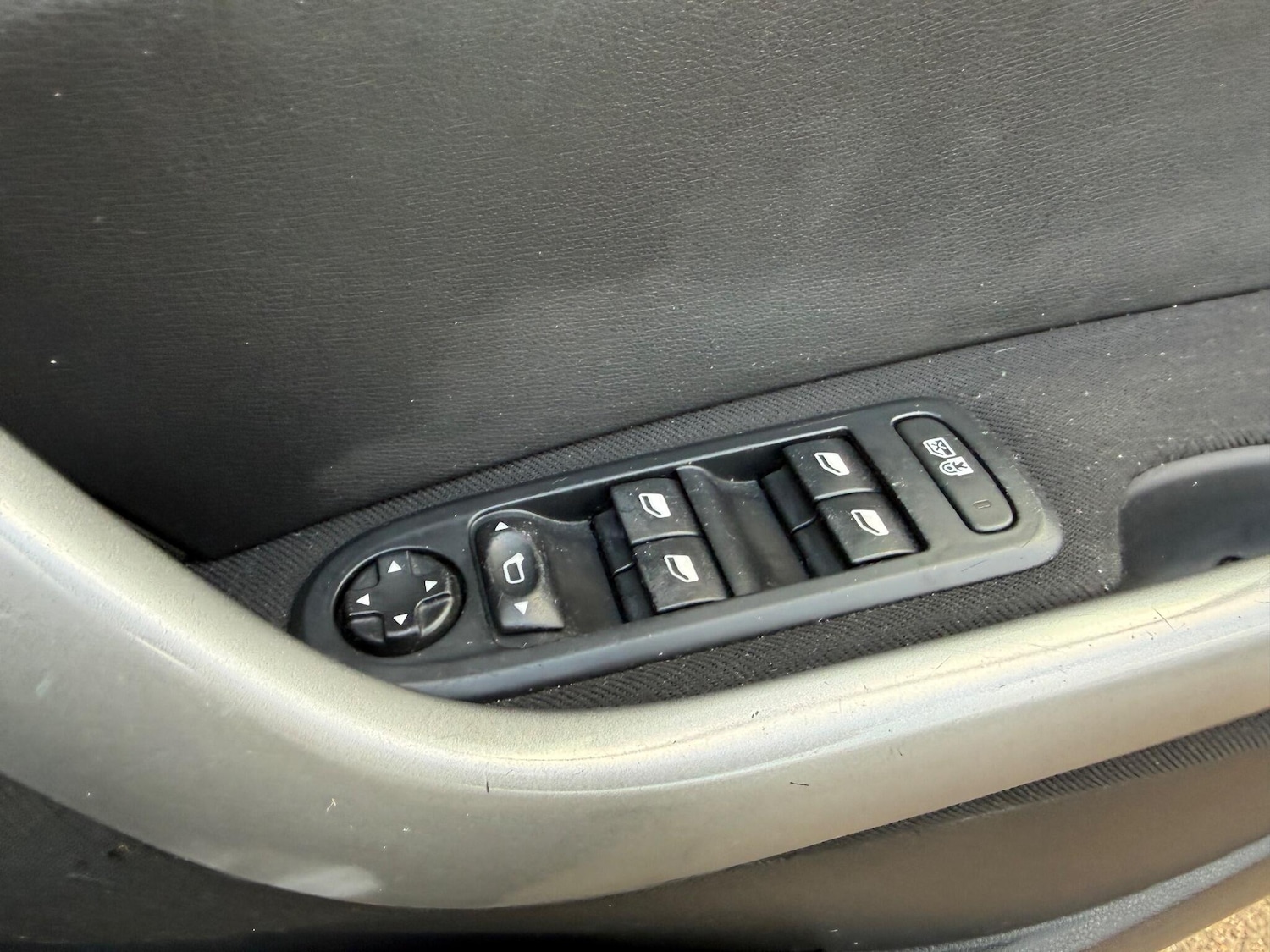 Used Peugeot 308 2013 for sale - 76964386: Photo 10