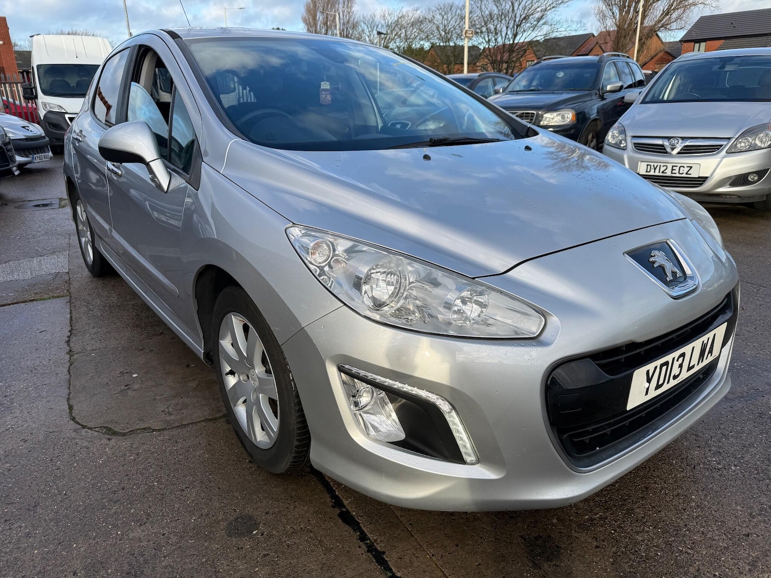 Used Peugeot 308 2013 for sale - 76964386: Photo 4