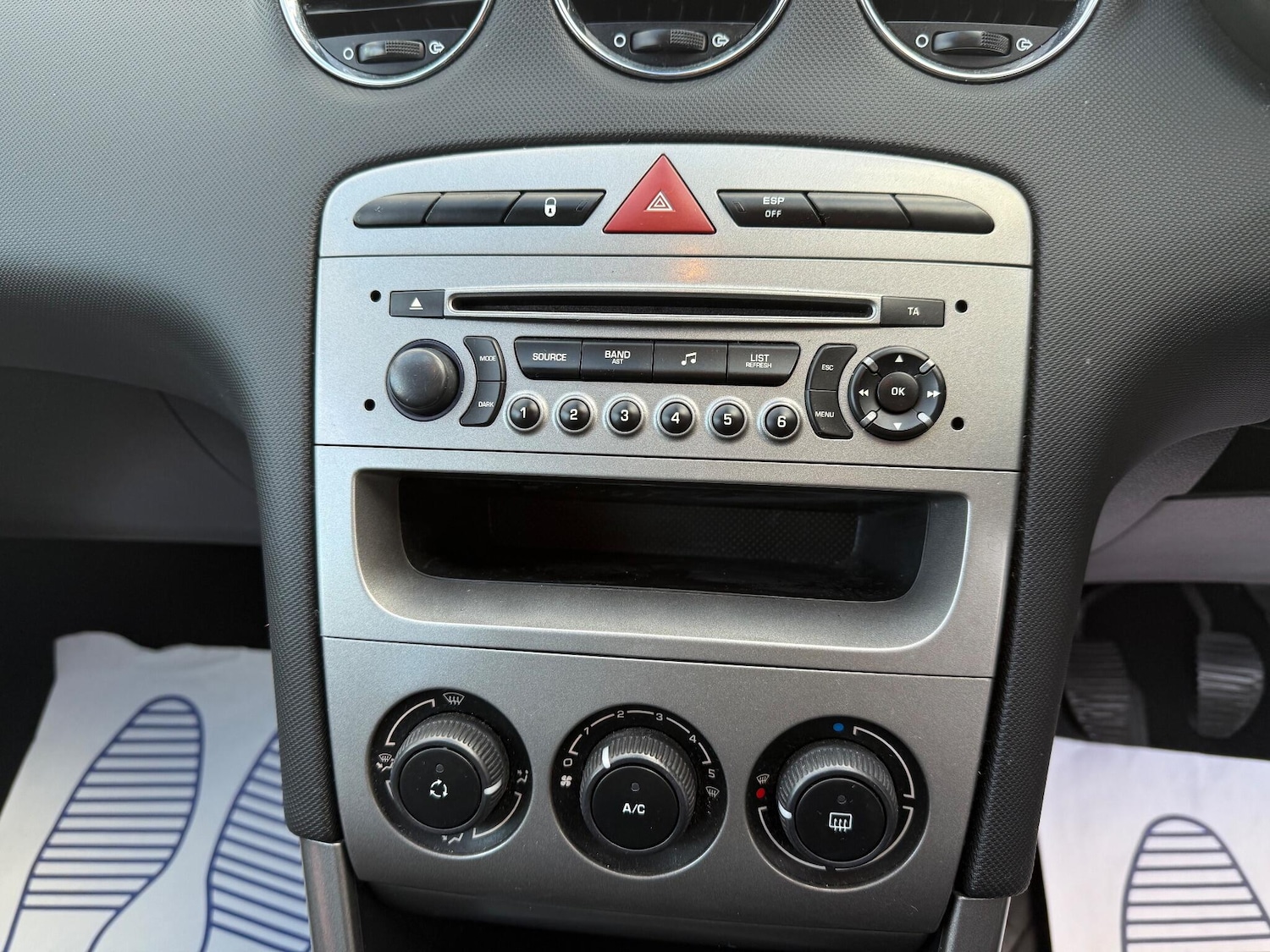 Used Peugeot 308 2013 for sale - 76964386: Photo 7