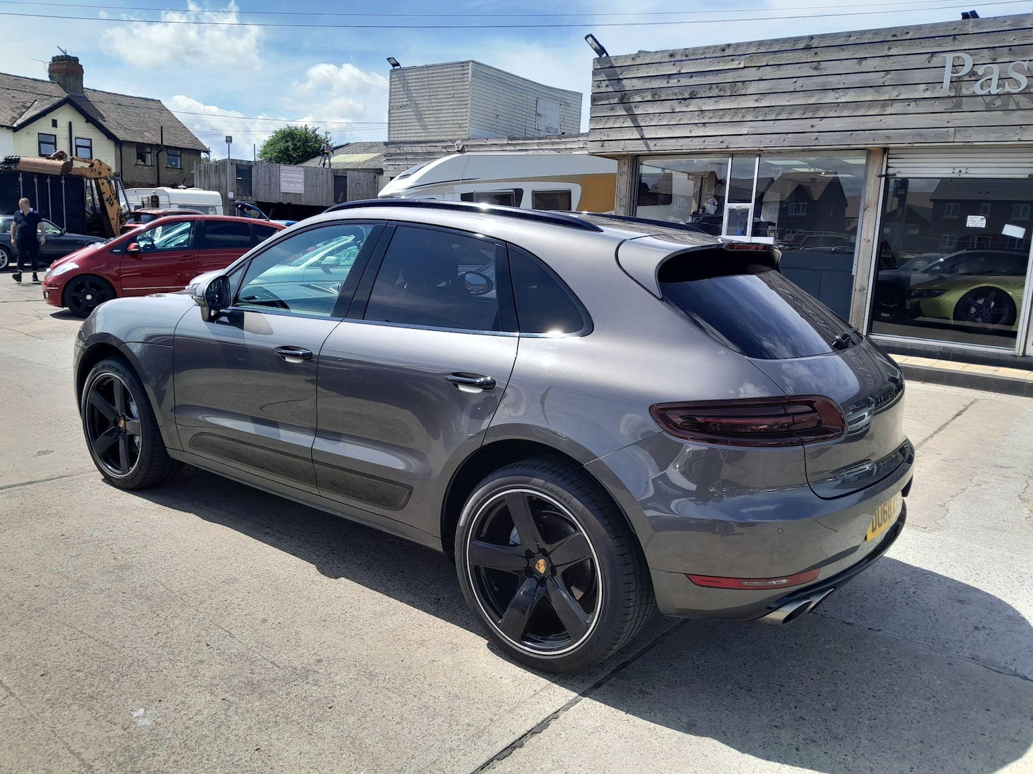 Used Porsche Macan 2018 for sale - 76997427: Photo 16