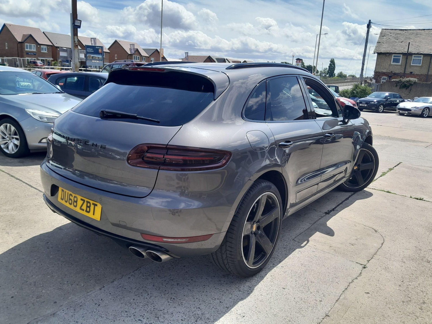 Used Porsche Macan 2018 for sale - 76997427: Photo 2