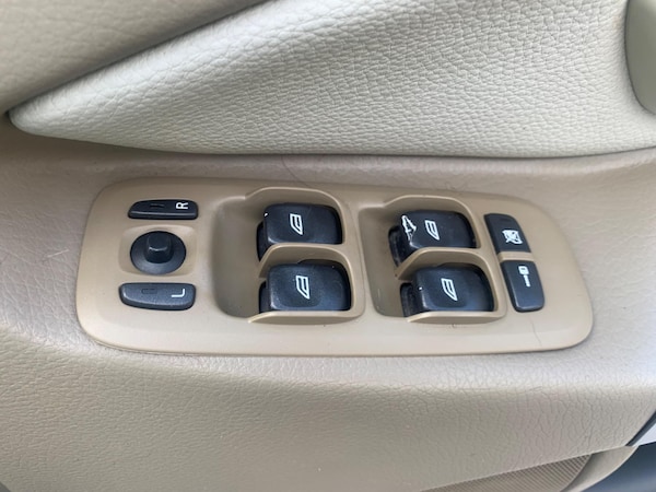Used Volvo XC90 2010 for sale - 75269203: Photo 12
