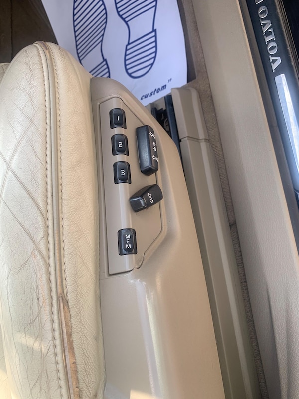 Used Volvo XC90 2010 for sale - 75269203: Photo 18