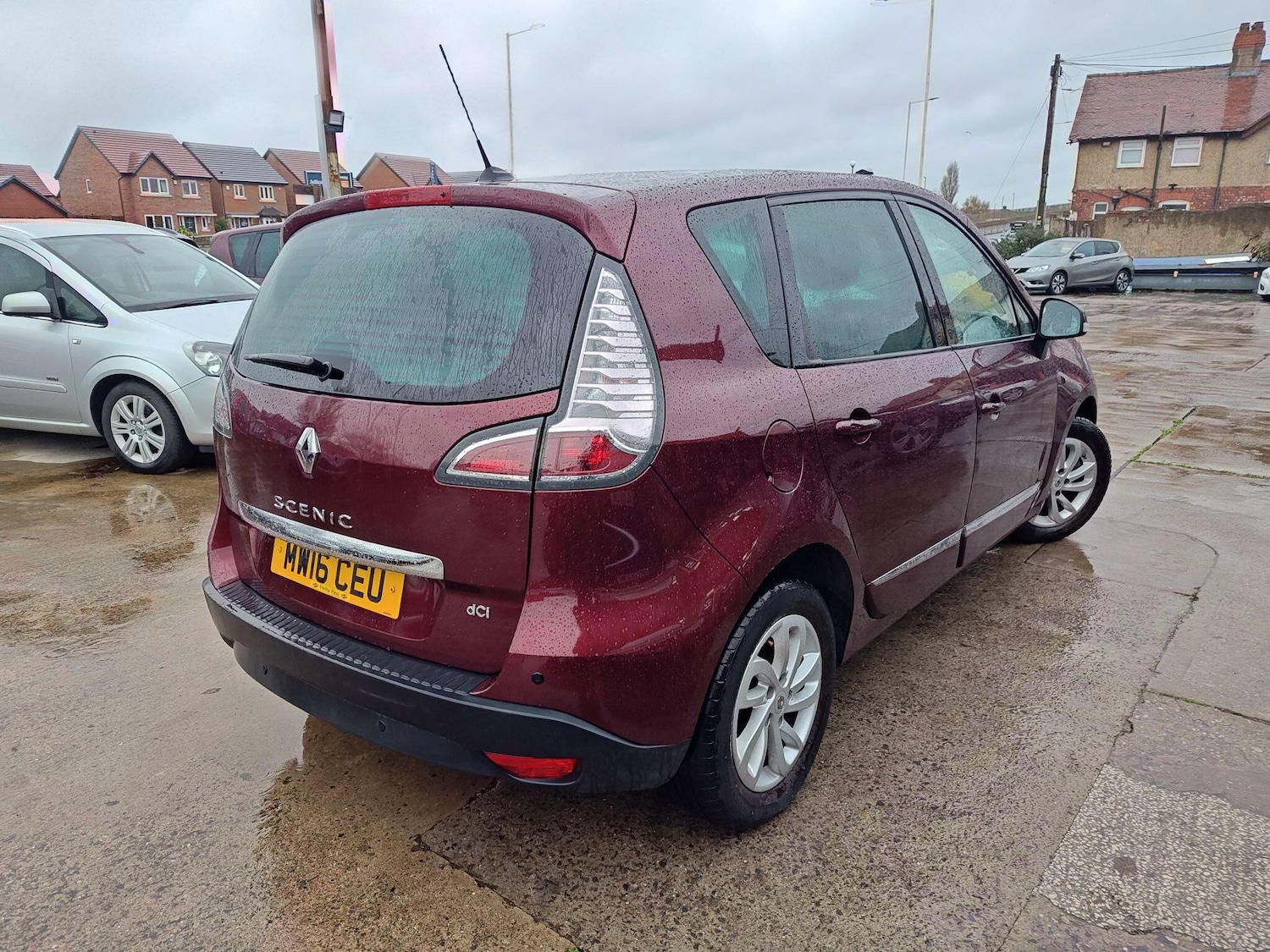 Used Renault Scenic 2016 for sale - 76992062: Photo 2