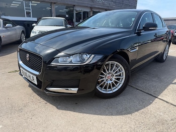 Used Jaguar XF 2016 for sale - 79609514: Photo