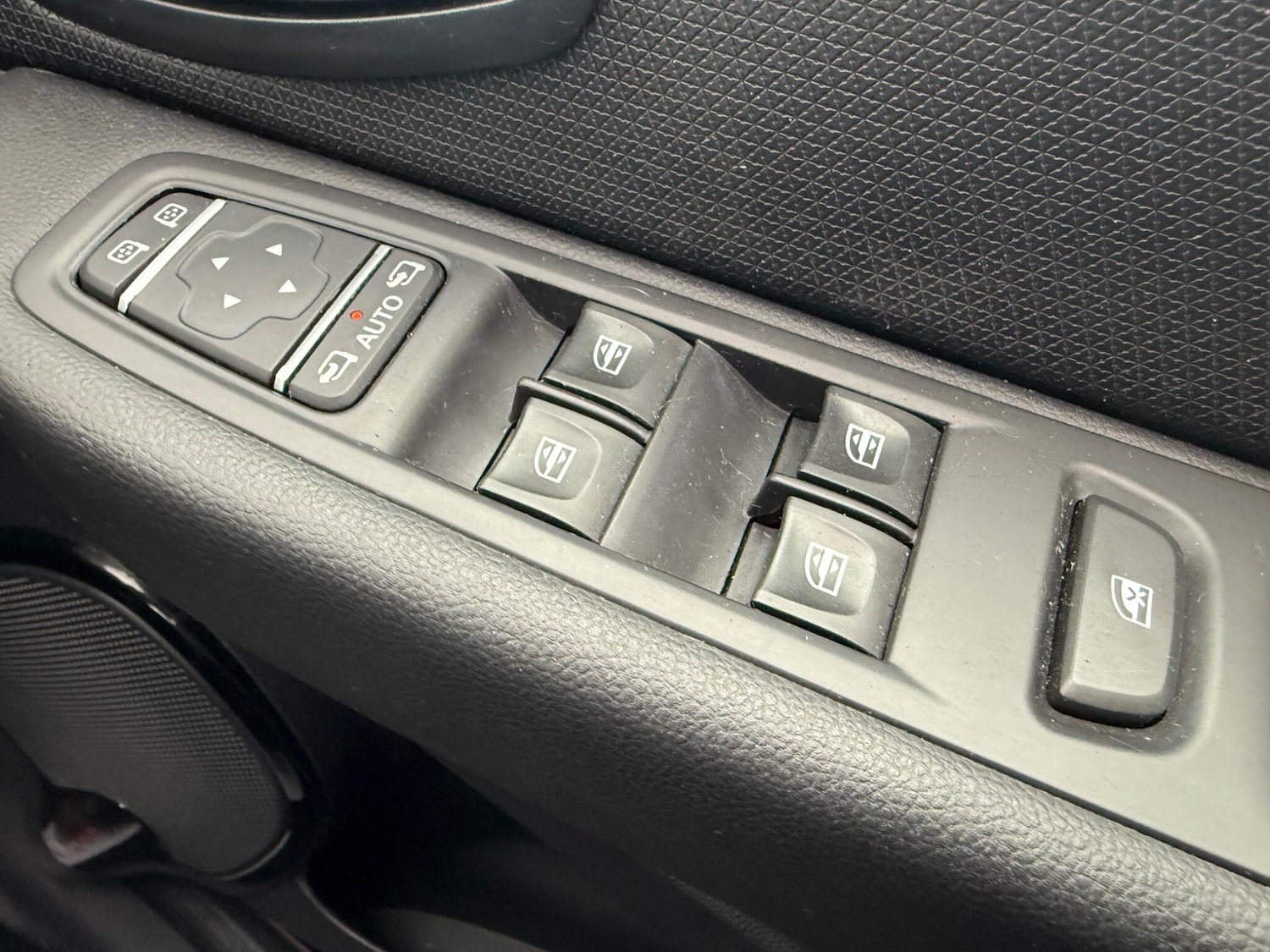 Used Renault Clio 2017 for sale - 77377252: Photo 10