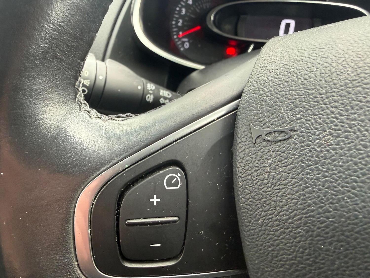 Used Renault Clio 2017 for sale - 77377252: Photo 8