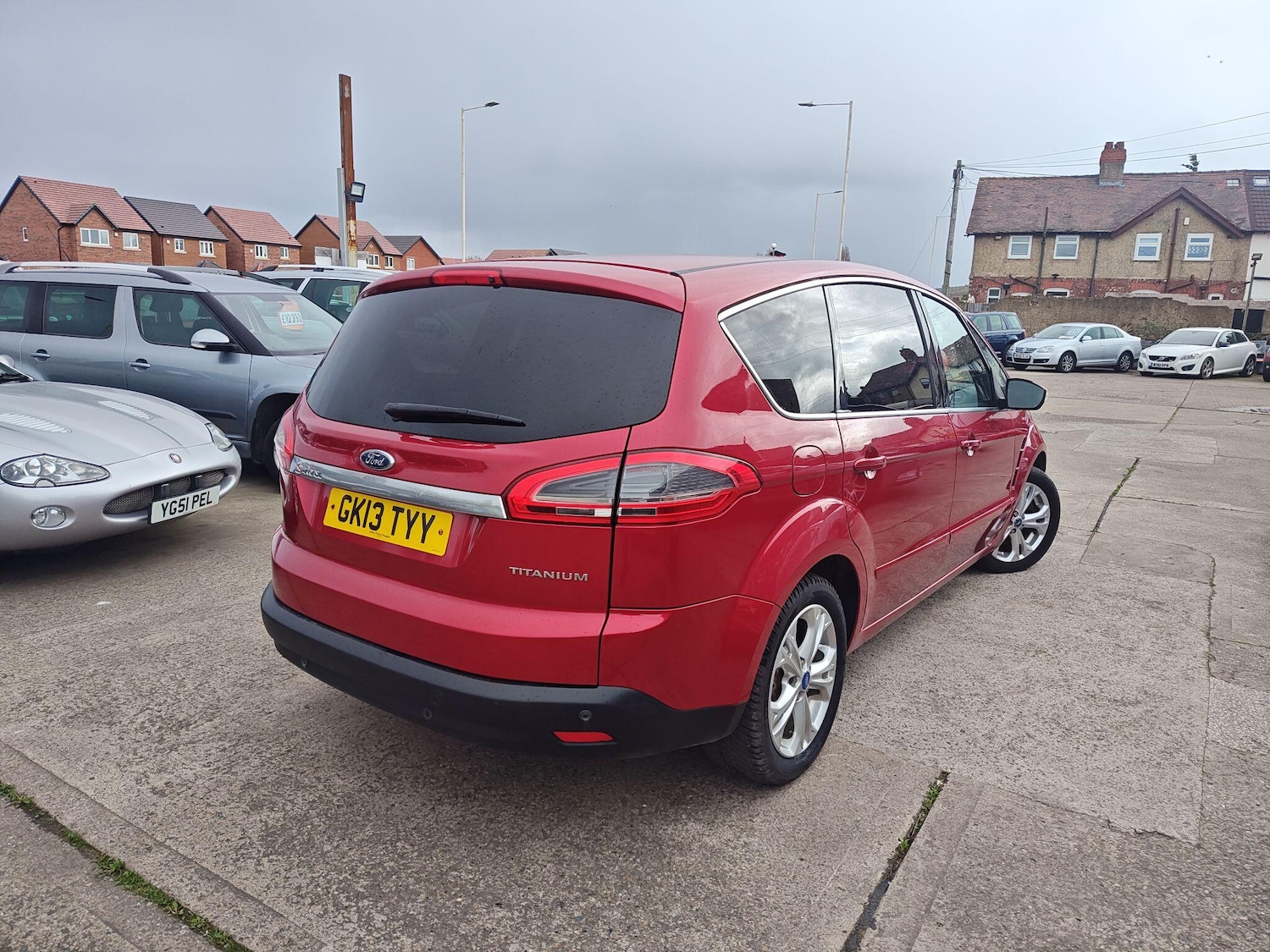 Used Ford S-Max 2013 for sale - 77883024: Photo 2