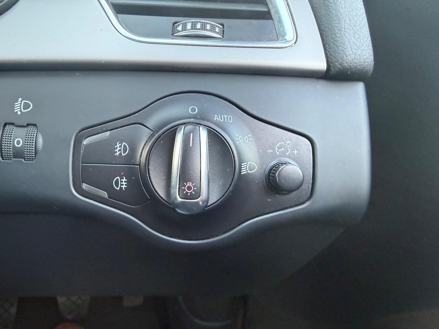 Used Audi A4 2013 for sale - 77203072: Photo 12