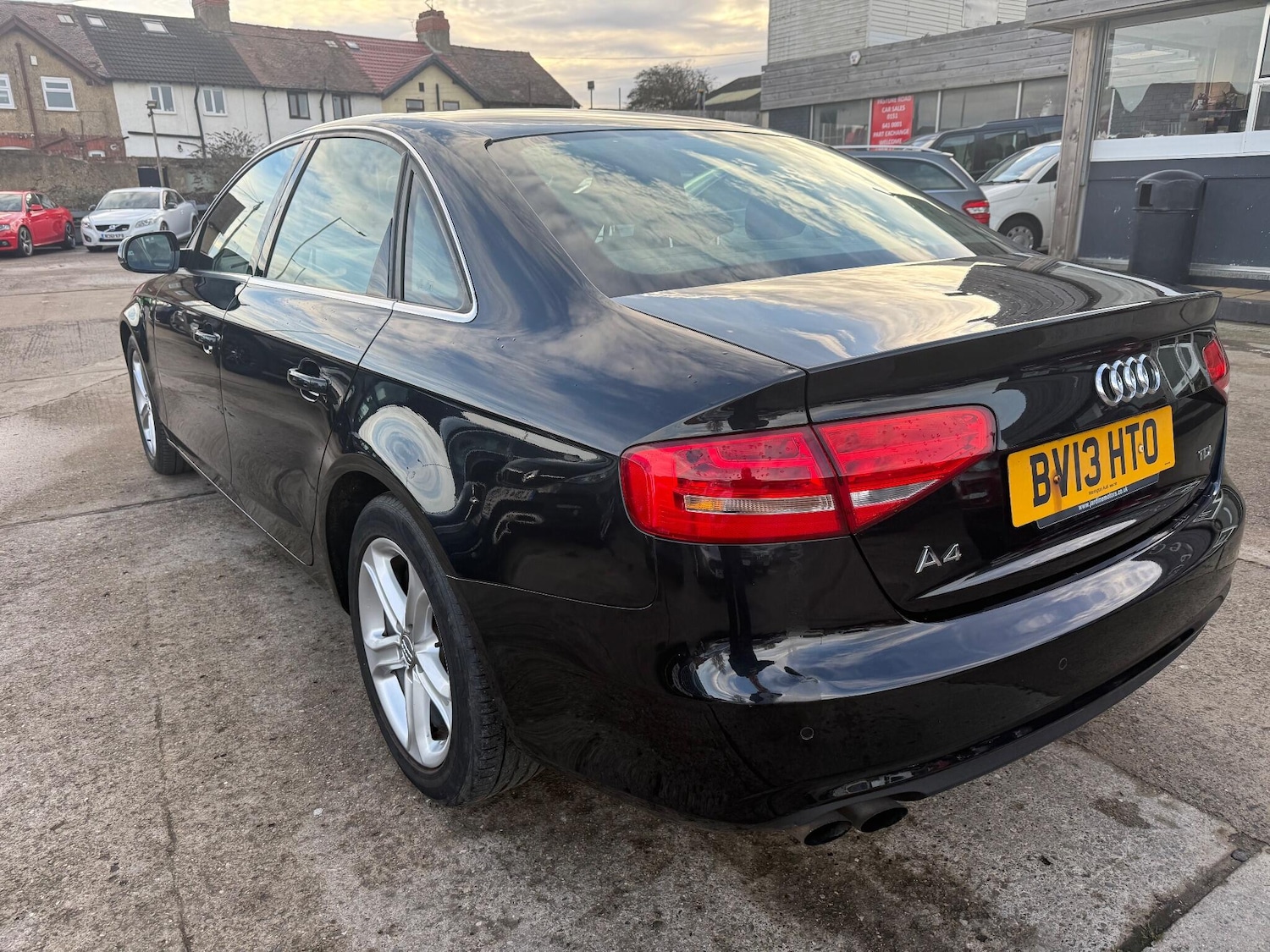 Used Audi A4 2013 for sale - 77203072: Photo 2