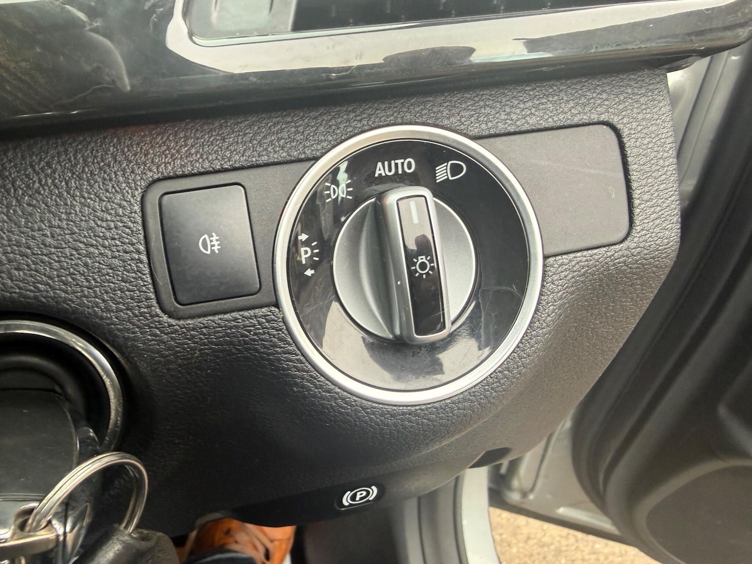 Used Mercedes-Benz E Class 2013 for sale - 77254876: Photo 11