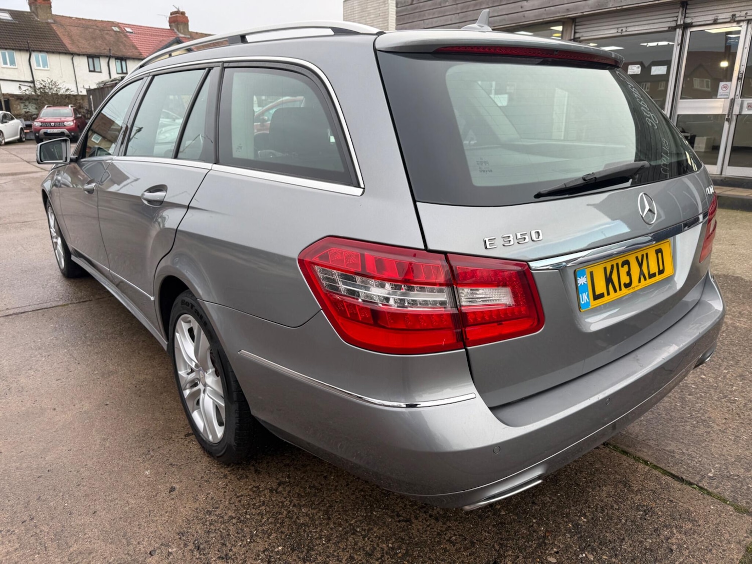 Used Mercedes-Benz E Class 2013 for sale - 77254876: Photo 2