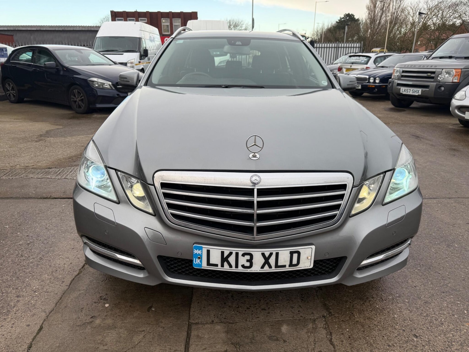 Used Mercedes-Benz E Class 2013 for sale - 77254876: Photo 23