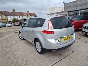 Used Renault Grand Scenic 2015 for sale - 79669310: Photo