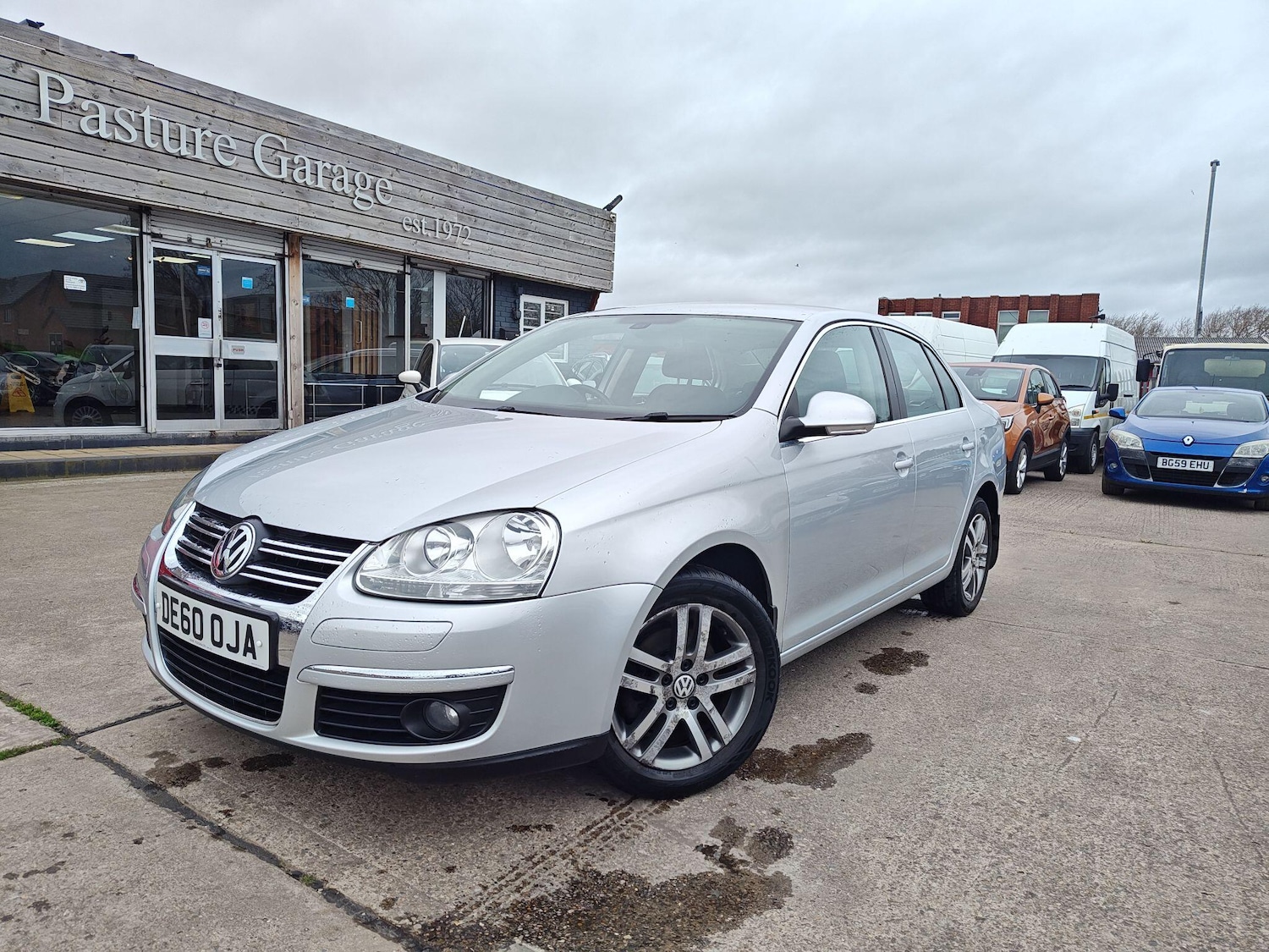 Used Volkswagen Jetta 2010 for sale - 77852844: Photo 1