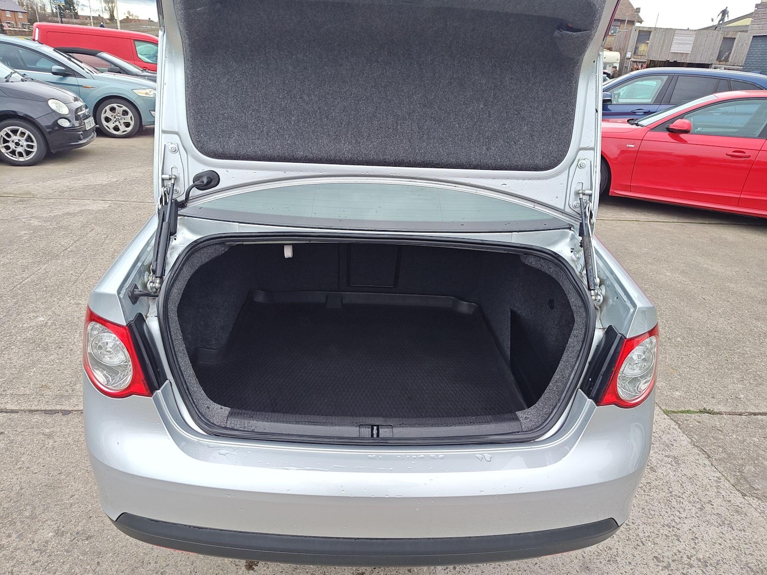 Used Volkswagen Jetta 2010 for sale - 77852844: Photo 12