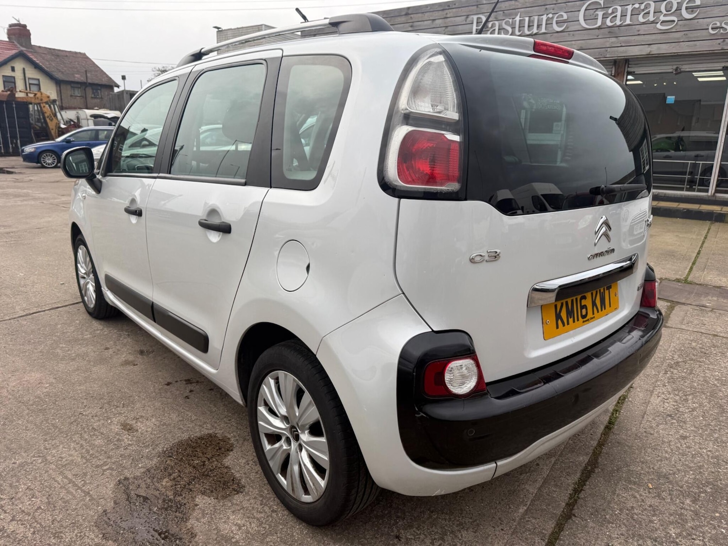 Used Citroen C3 Picasso 2016 for sale - 77424838: Photo 2