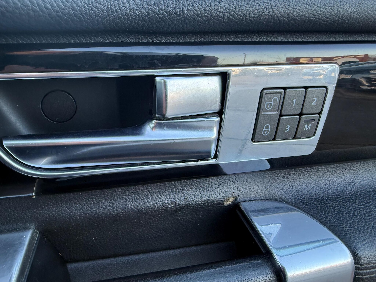 Used Land Rover Discovery 2011 for sale - 76898699: Photo 16