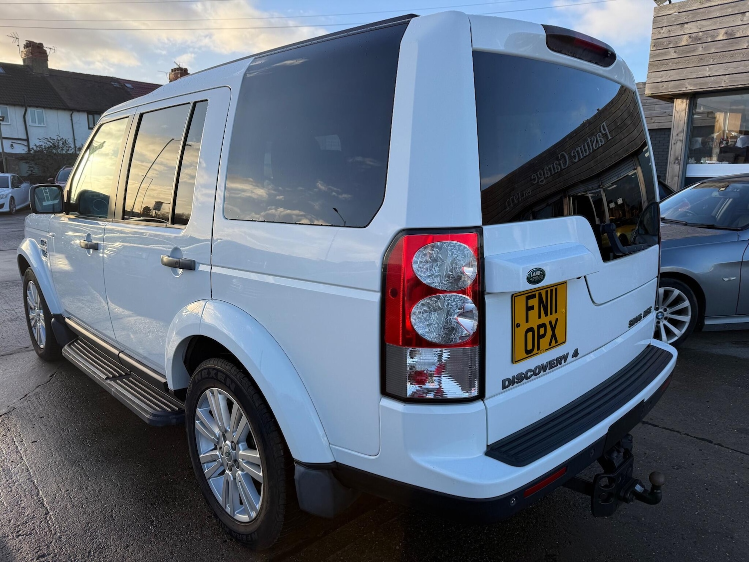 Used Land Rover Discovery 2011 for sale - 76898699: Photo 2